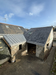 Couvreur pour du démoussage de toiture et remplacement de gouttière
